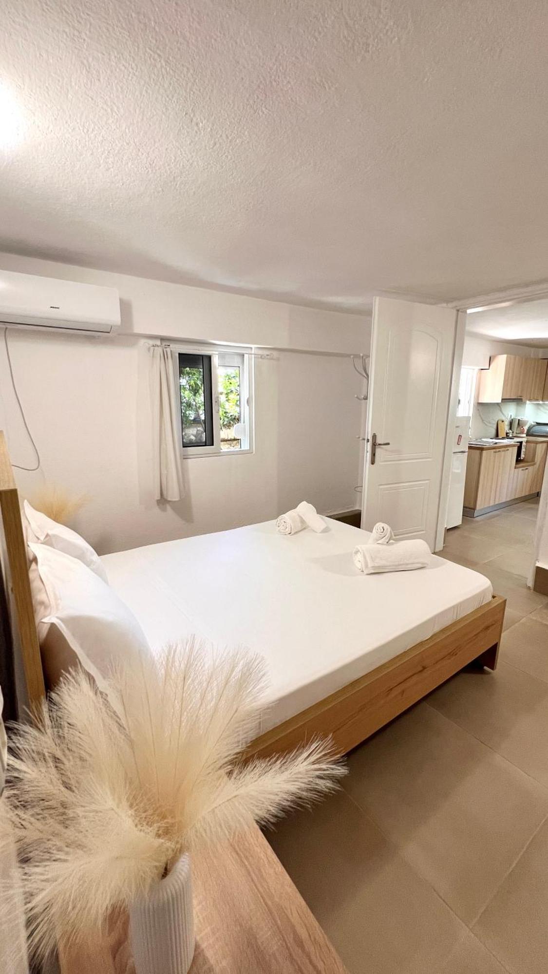 Petra Oliva Apartment Dhermi Luaran gambar