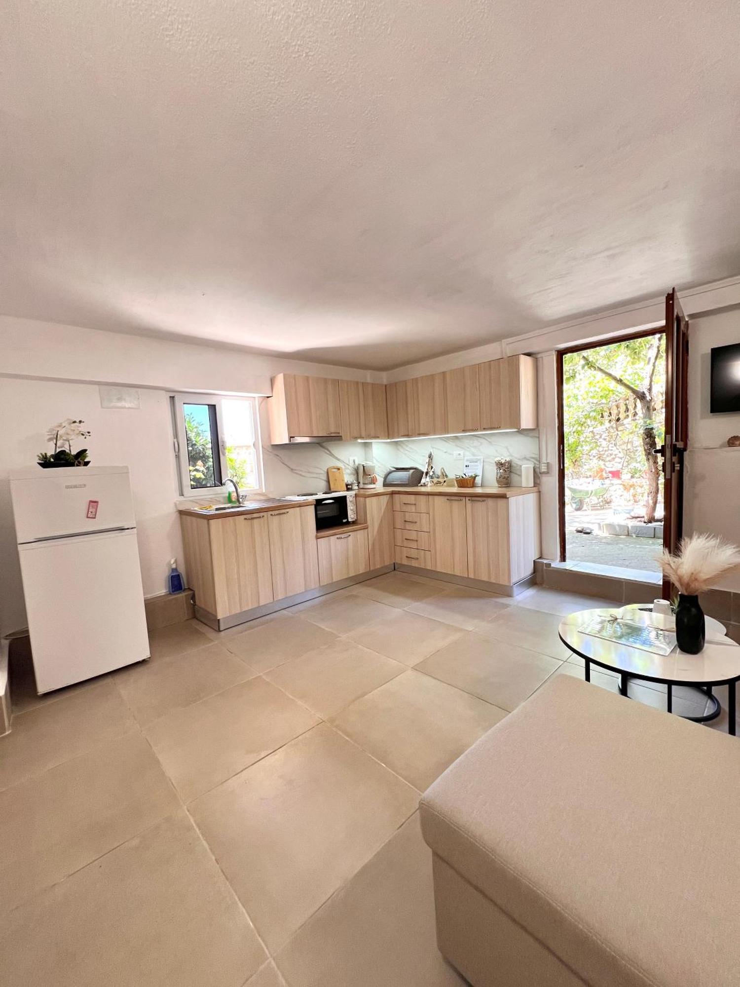 Petra Oliva Apartment Dhermi Luaran gambar